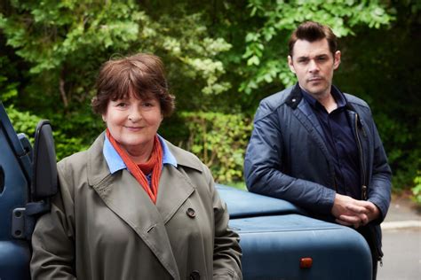 vera series 12 episode 5 cast|More.